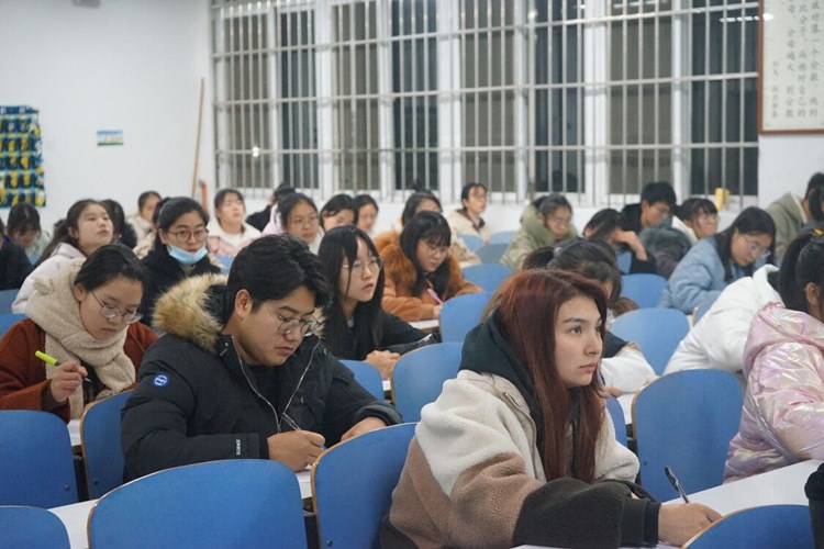 澳门威尼斯人(中国)唯一官方网站
顺利举行新生团章考试2.jpg